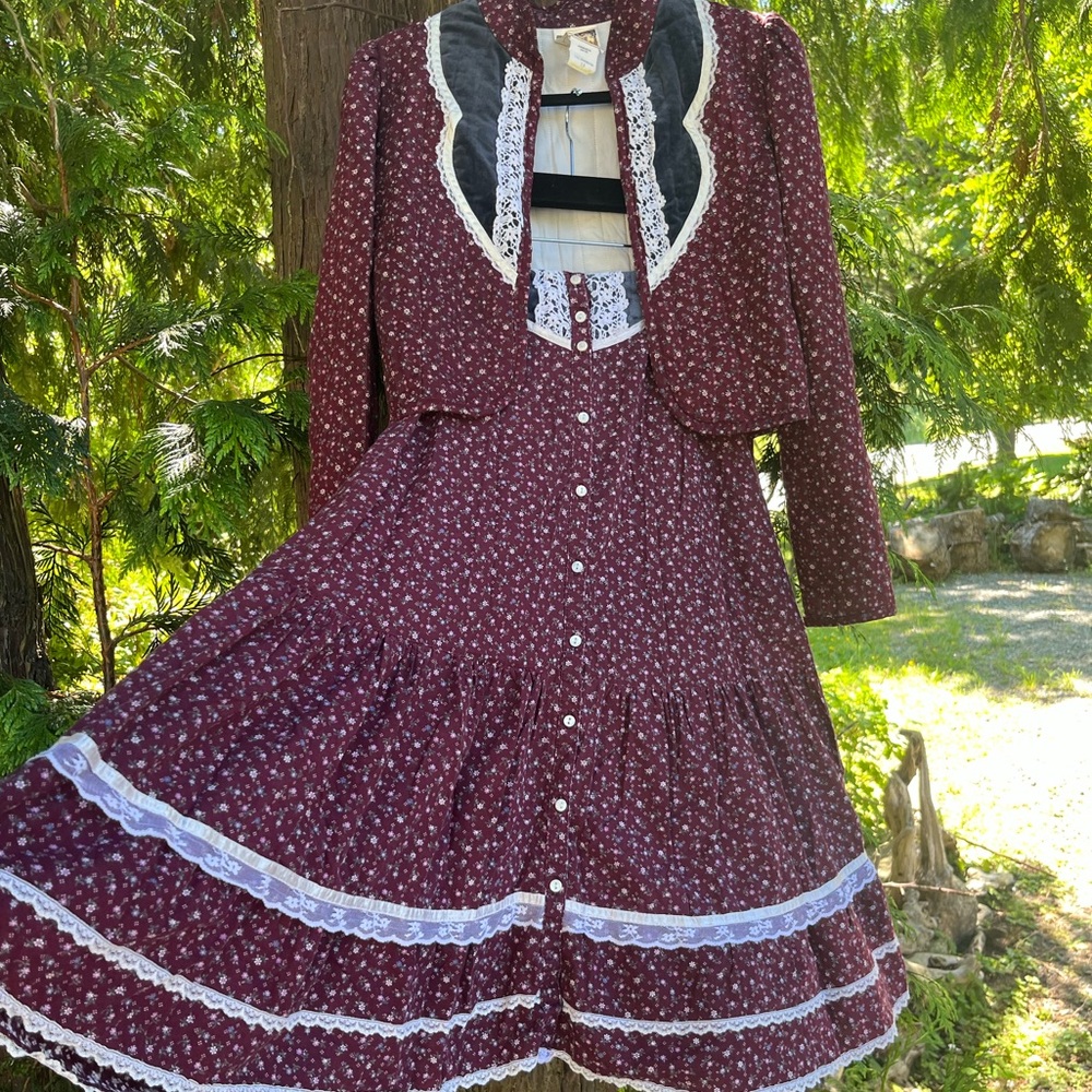 Gunne Sax by Jessica Vintage Floral Burgundy and White Skirt and Jacket Set